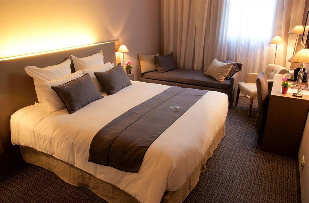 Best Western Hotel De La Breche Niort Bagian luar foto