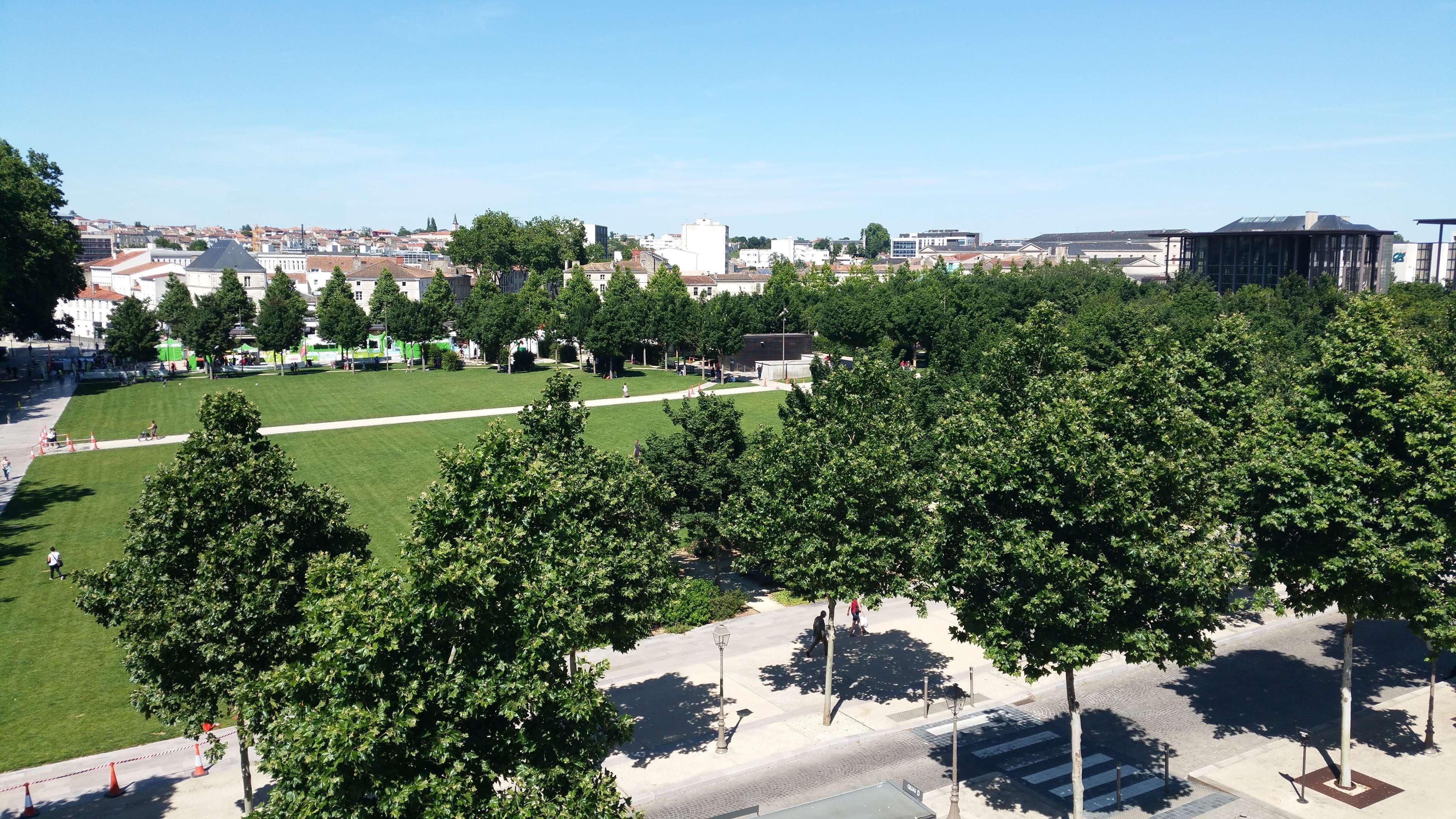 Best Western Hotel De La Breche Niort Bagian luar foto