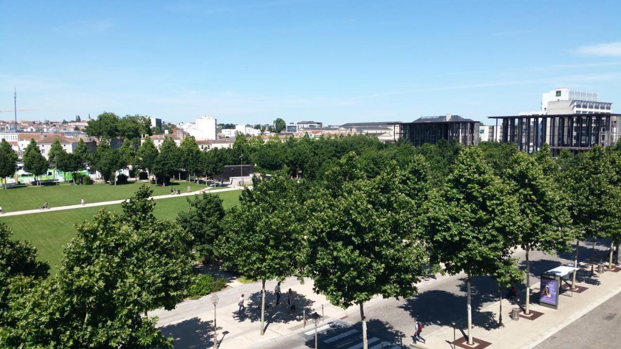 Best Western Hotel De La Breche Niort Bagian luar foto
